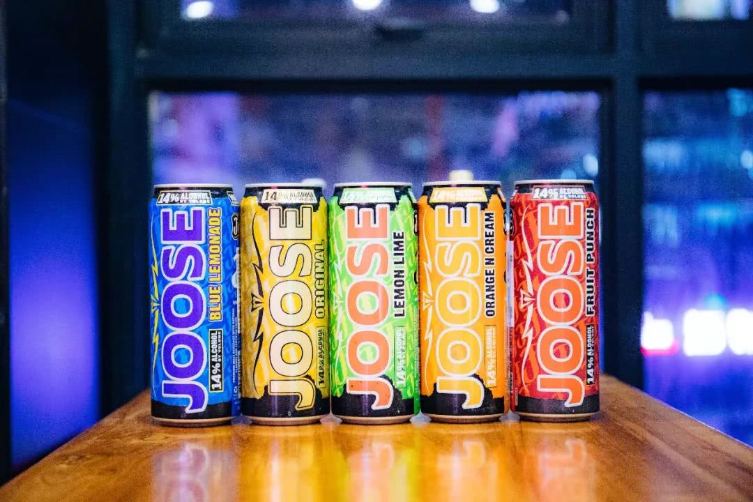 夜场界地震了!观音桥新开一家奇葩酒吧,整条街的风头都被它抢了