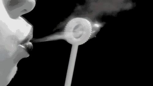 避孕套是一次性的，竟有人洗了反复用！