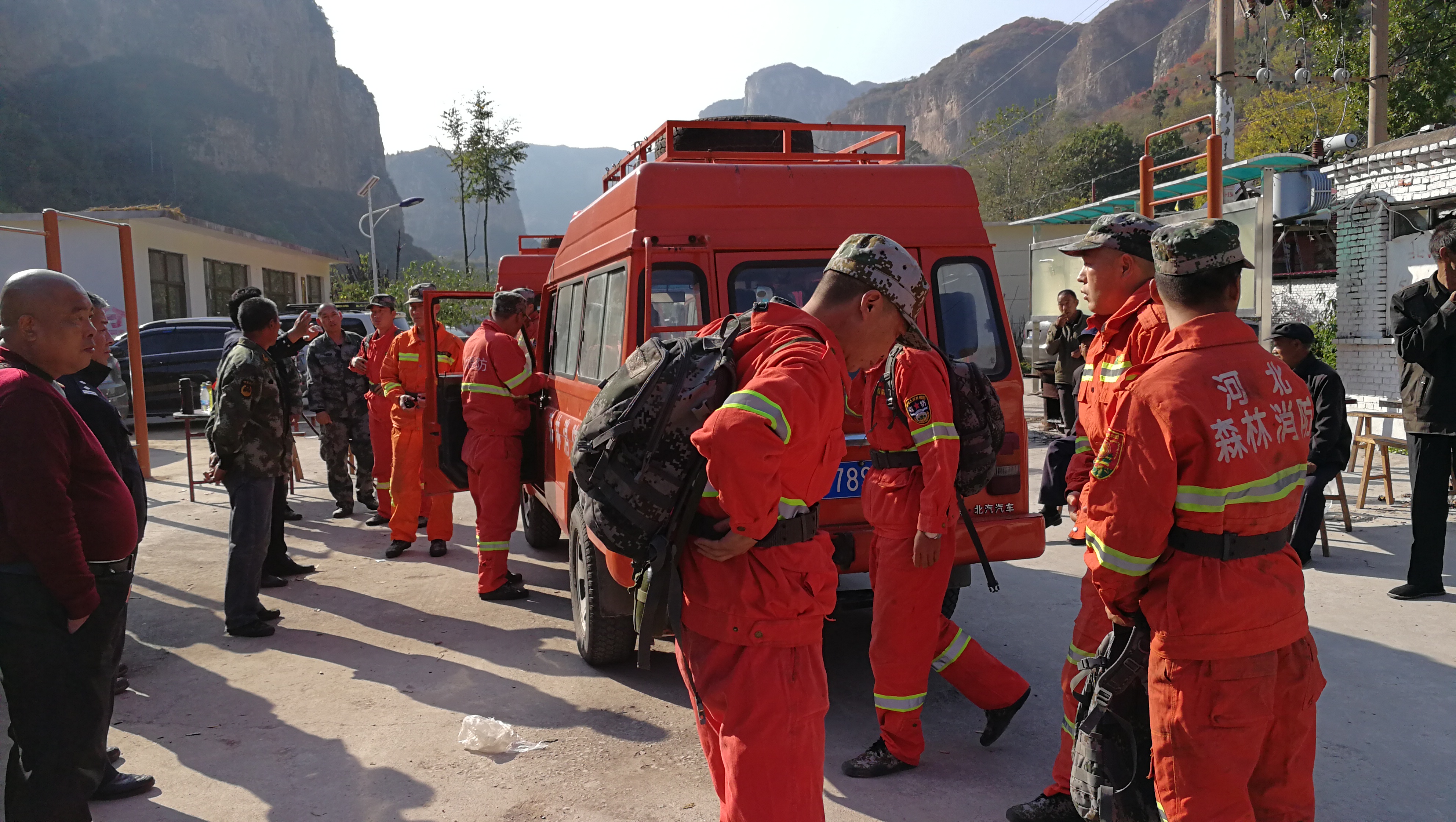 石家庄一驴友爬山失联，3天！200人出动！记者直击大搜救！