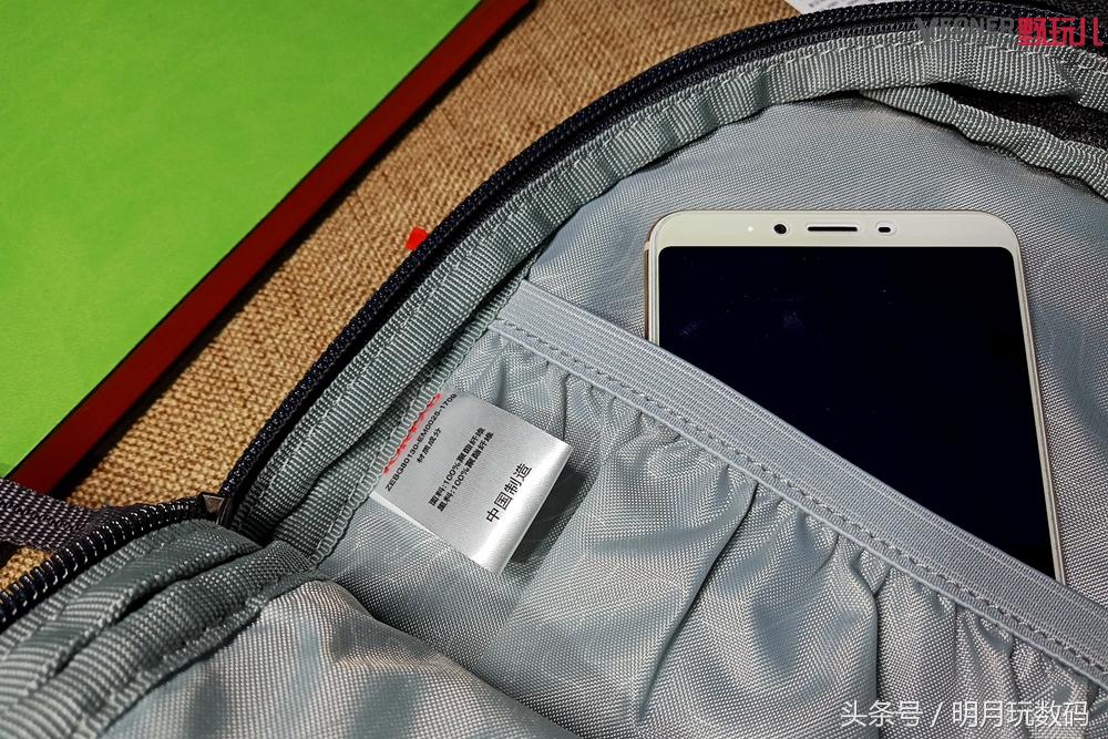 探路者夏季轻便双肩背包,探路者双肩背包测评