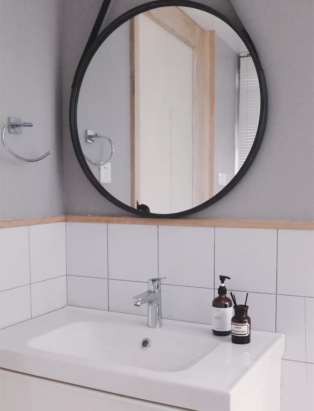 装修玻璃胶有甲醛含量,装修玻璃胶是防水防霉的吗