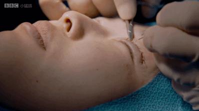 她长得怎么样英文,她长得什么模样