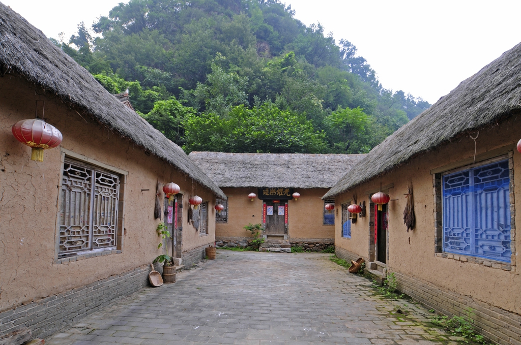 山泉瀑布打卡,山泉溪流旅游攻略