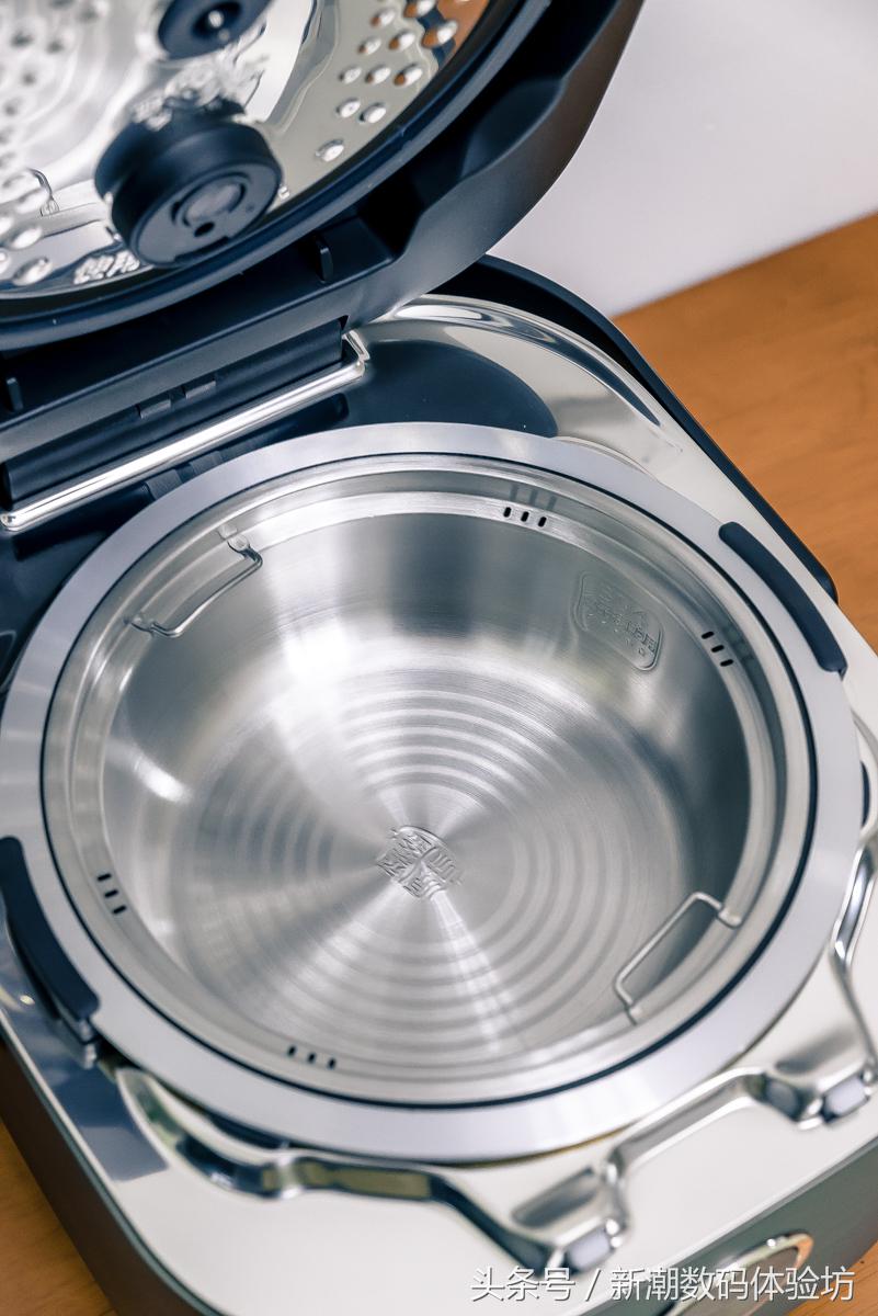 美的电饭煲与一般电饭锅区别,你见过可以把饭倒出来的电饭煲吗