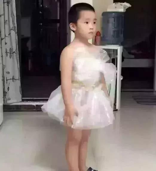 大冷天一家人狂吃20根冰棍！只是因为幼儿园老师要孩子……