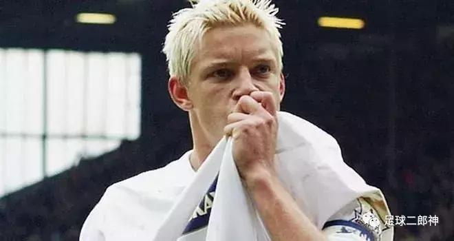 为曼联踢断腿的男人,为曼联付出一切的球员