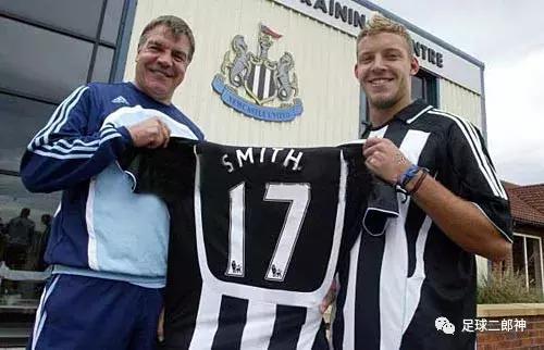 为曼联踢断腿的男人,为曼联付出一切的球员