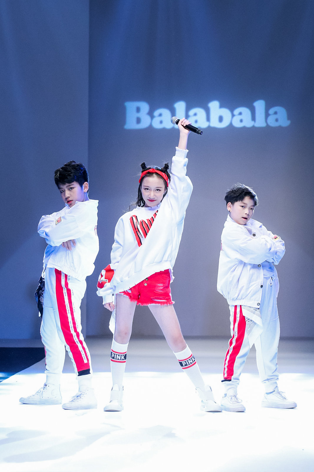 唐老鸭服装套装,巴拉巴拉官方视频唐老鸭