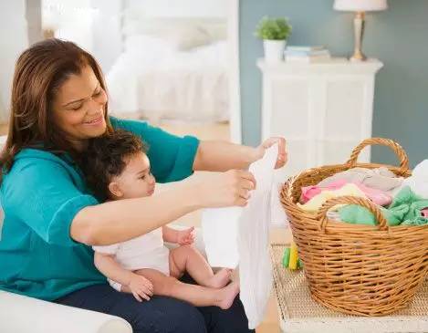 你还这样洗宝宝衣服？洗错遭罪可是娃的身体……