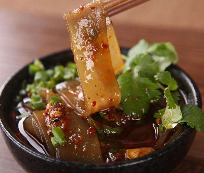 自制红薯粉皮详细步骤,红薯淀粉做粉皮做法