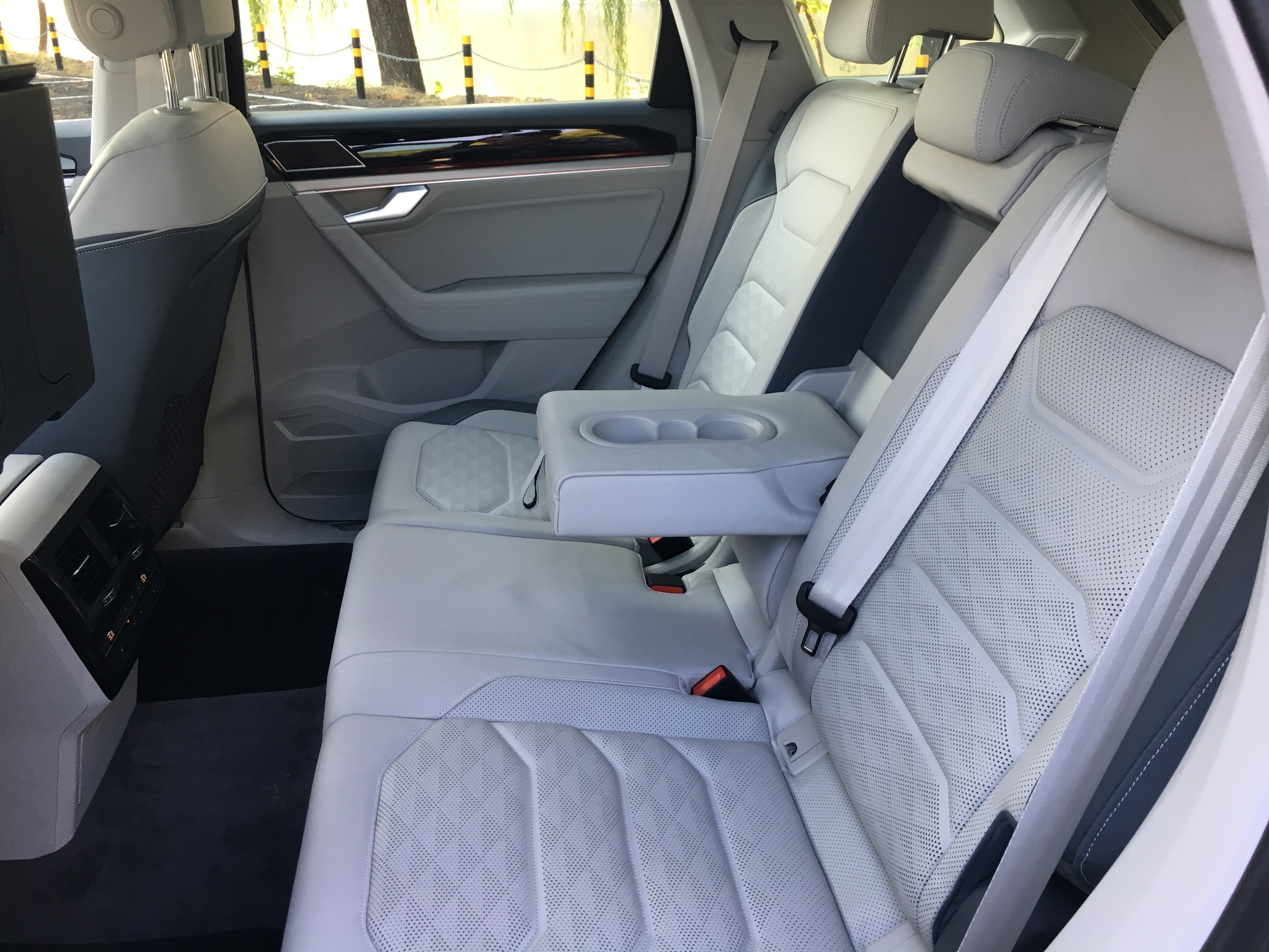 大众途锐锐尊版沉浸式体验,大众途锐经典风采