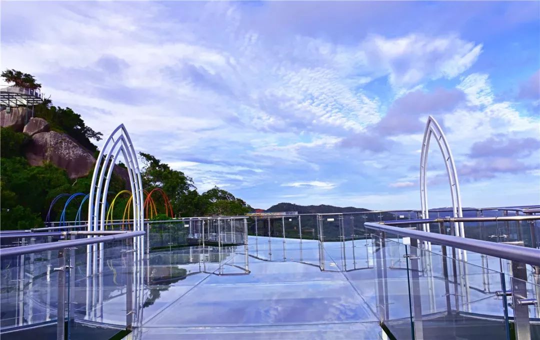 世界第一观光玻璃栈道,十大最美玻璃栈道