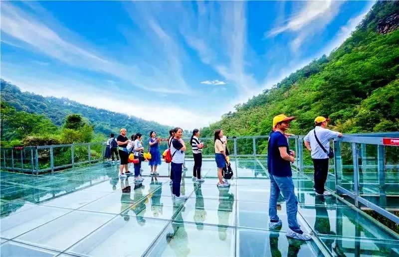世界第一观光玻璃栈道,十大最美玻璃栈道
