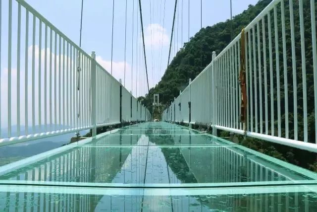 世界第一观光玻璃栈道,十大最美玻璃栈道