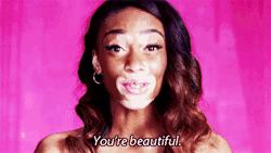 娃身上有好几处白斑,娃脸上有白斑是怎么回事