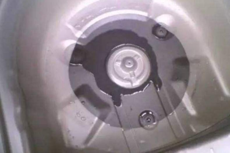 汽车6大排水孔,车的六个排水口的位置