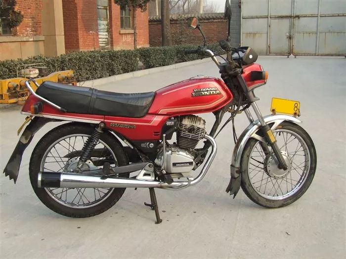 如果你认识这些东西说明你老了,这些车看起来很新但很旧