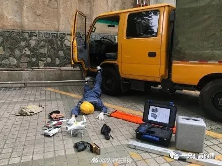 深扒摔跤炫富：原来富婆们20w包包里的东西也没什么了不起