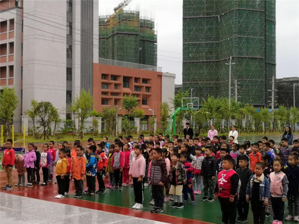 柳州市前茅小学｜金秋十月话重阳尊老孝亲传美德