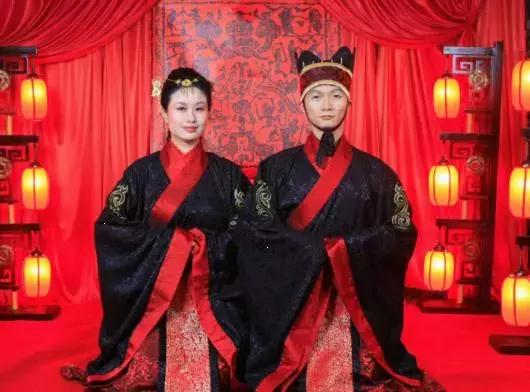 官宣结婚用什么,官宣结婚的最佳方法