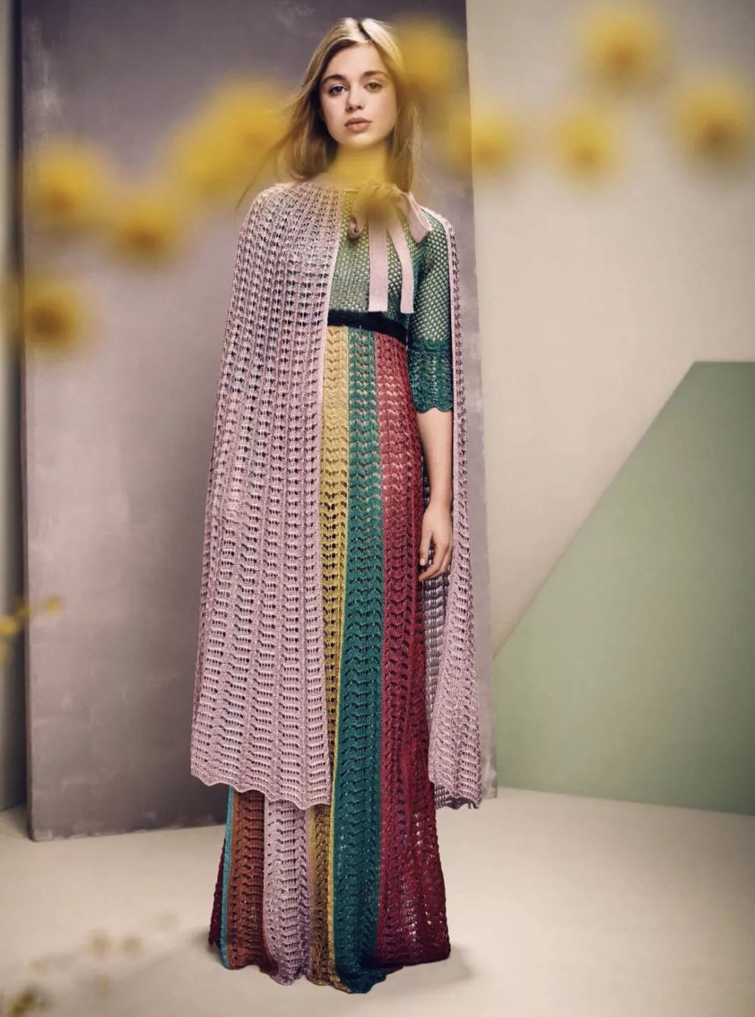 大尺度裸身,让英国皇室深陷“*照门艳**”,她是英国最不羁的小公主