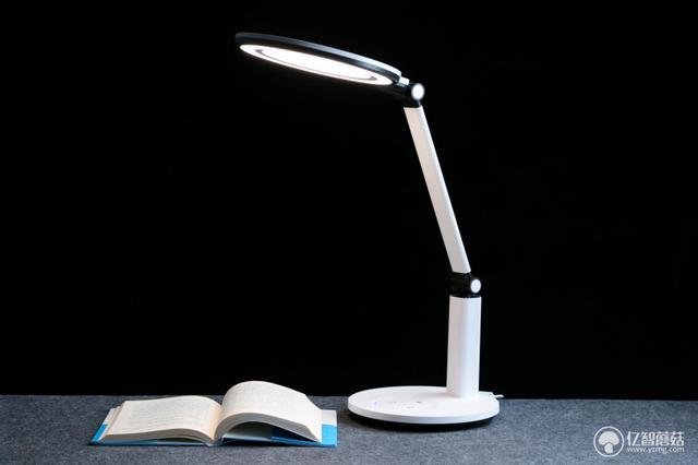 亿智蘑菇评测丨贴身书童——孩视宝护眼灯上手体验