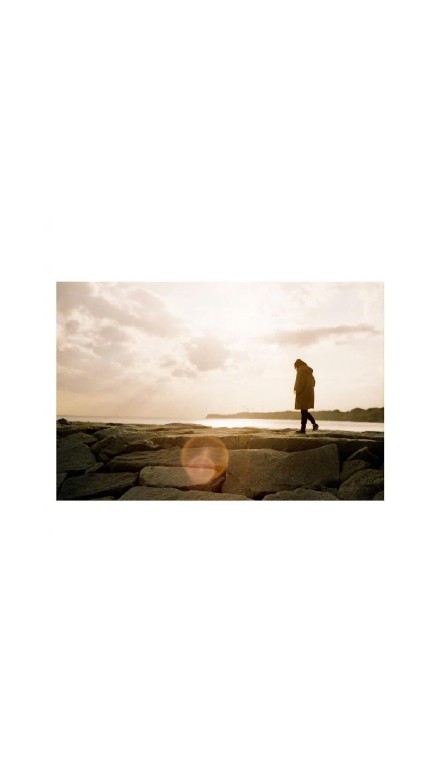 白底简约风景QQ微信聊天背景图