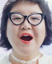 特辣口红、奶糖唇膏……这些“不务正业”的跨界是在开玩笑吗？