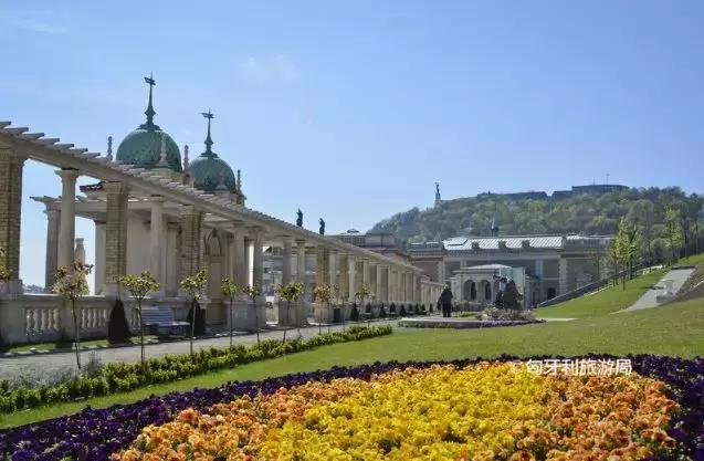 国外如何优雅而不尴尬给小费 (去国外怎么注意小费)