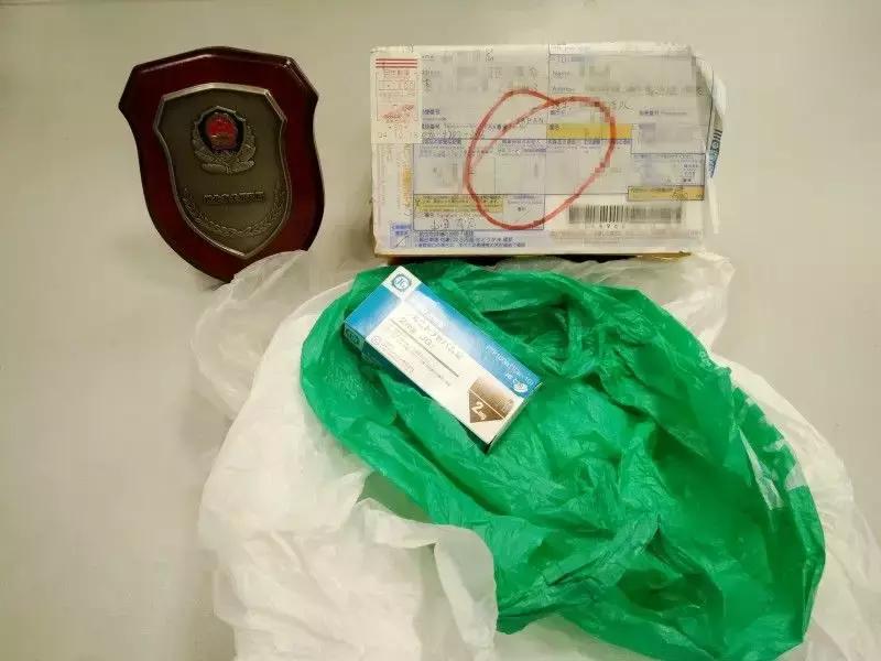 男子从日本寄快递回珠海，竟被跨境追捕，当场被抓走！