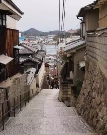 再提起广岛，脑海中不再是那首老歌或是那部黑白的法国电影