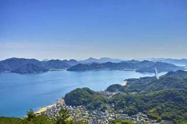 再提起广岛，脑海中不再是那首老歌或是那部黑白的法国电影