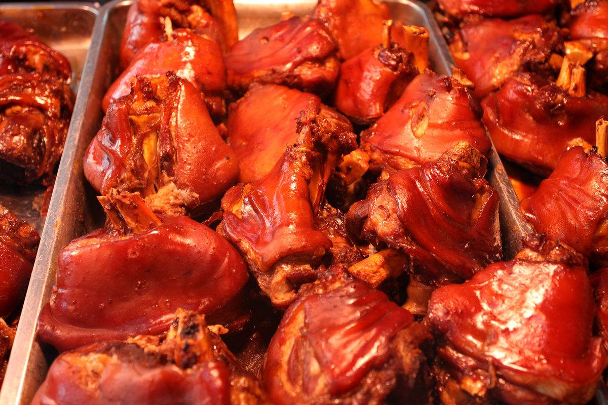 超市买的东西变魔术,超市卖的熟牛肉变色怎么回事