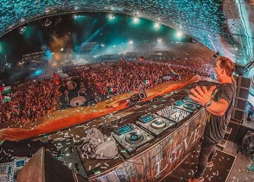 DJHardwell宣布退出舞台演出票瞬间售空，*牙虎**直播将全程直播！