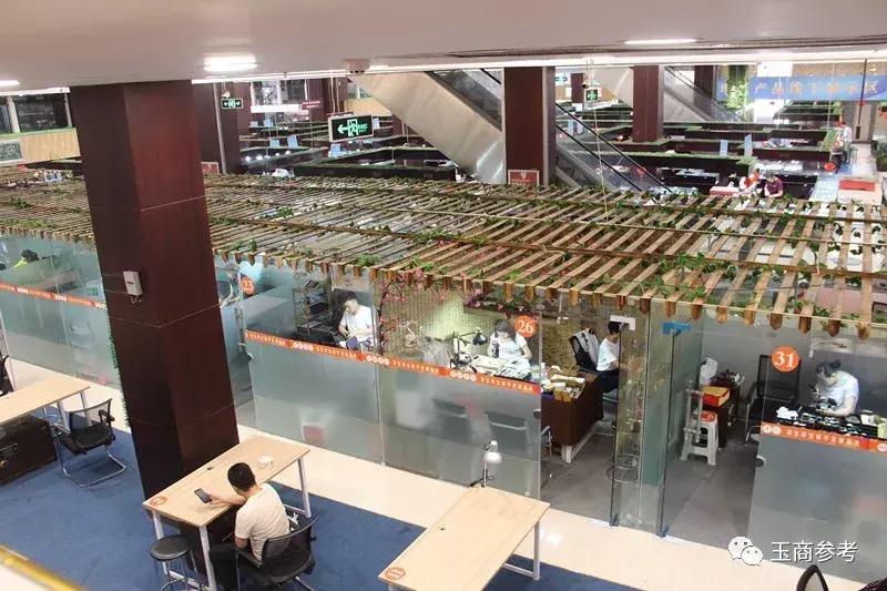 淘宝、YY、京东,直播杀入镇平石佛寺,镇平农村玉雕人当主播