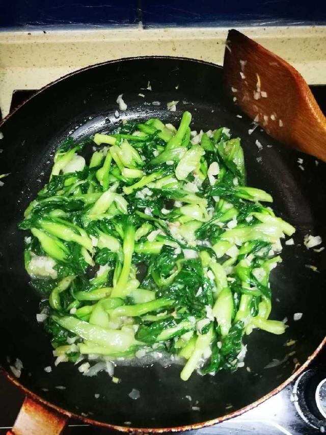 为什么吃青菜感觉到是苦的,青菜吃起来是苦的怎么回事啊