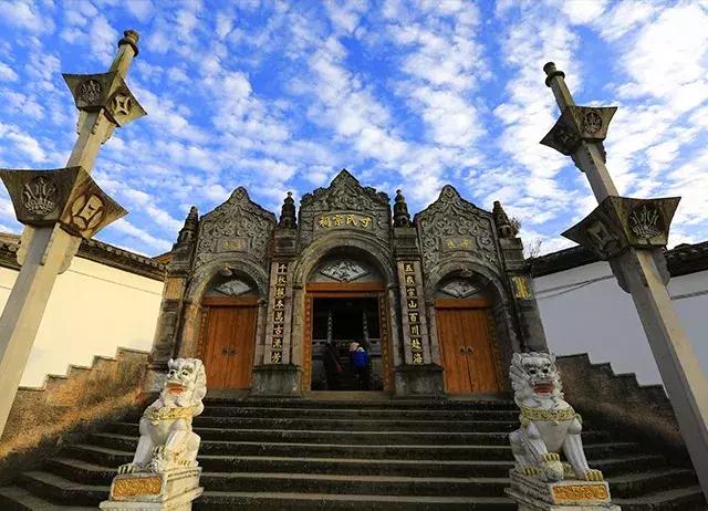 遥望祖国大江南北的壮丽山河,遥望中国千年的历史长河