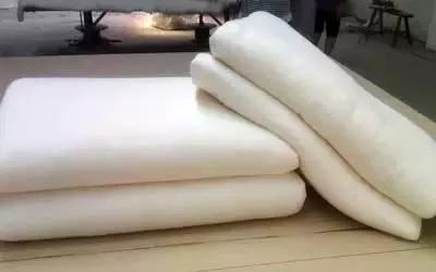 猫撒尿在被子上怎么去除异味,被子放在柜子里有异味怎么去除