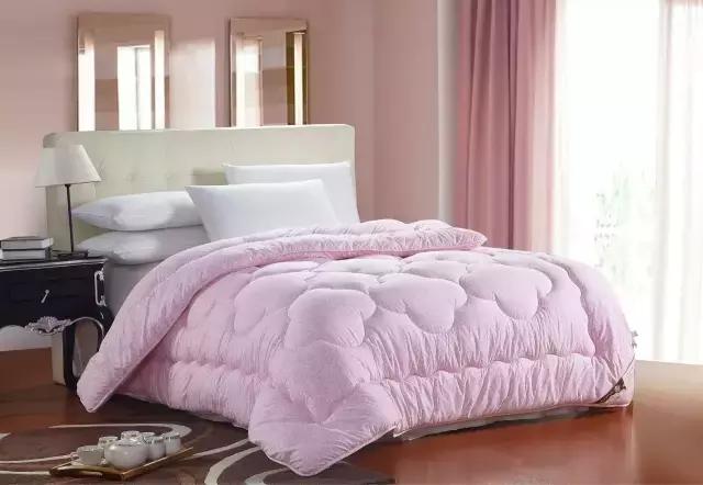 猫撒尿在被子上怎么去除异味,被子放在柜子里有异味怎么去除