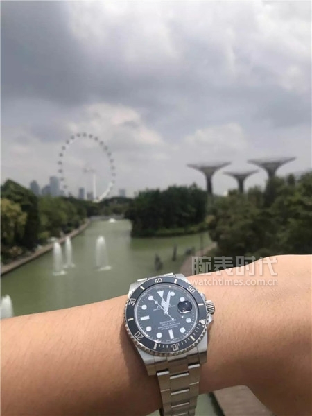 劳力士间金黑水鬼二手表价格,劳力士带日历的黑水鬼有夜光