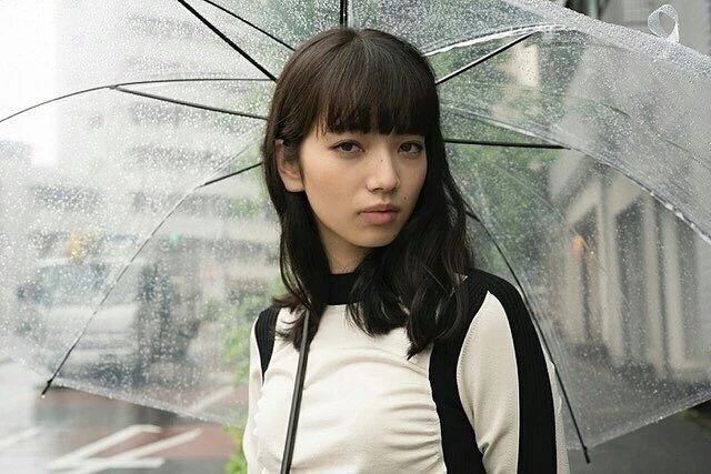 适合圆脸发型女2021流行发型秋冬,2022最洋气短发型秋冬