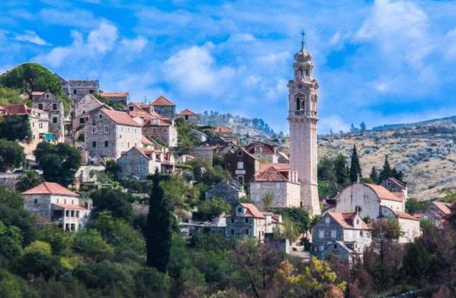 意大利小镇房子出售,意大利农村小镇房价多少钱