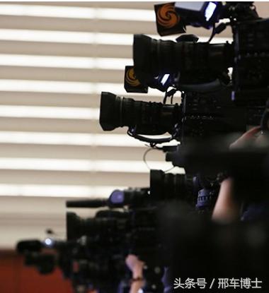 像“飞人”博尔特一样向前冲，“奔腾”品牌开启新时代！