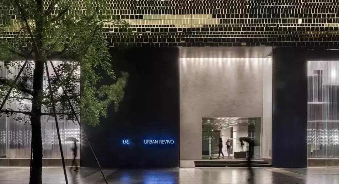 工作三年买大牌包还是平价包,工作两三年买大牌包还是平价包