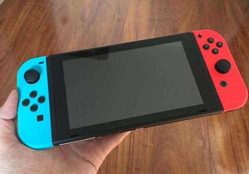 PS4画面好游戏多还能VR，为什么还有人买NS？原因很简单