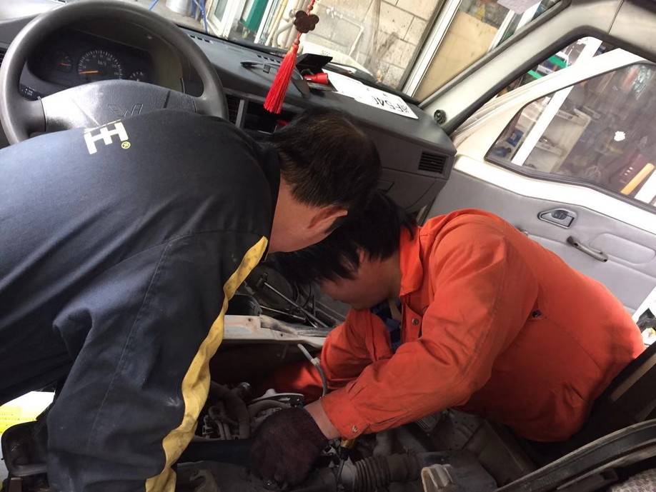 二手五菱之光多长时间保养一次,五菱之光小卡保养一般多少钱