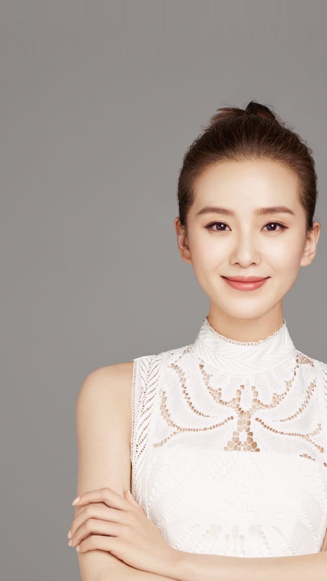 脸大颧骨高的女生适合什么发型,脸大脸圆头发少适合什么发型短发