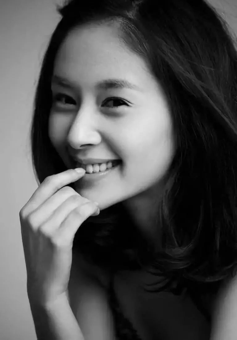 脸大颧骨高的女生适合什么发型,脸大脸圆头发少适合什么发型短发