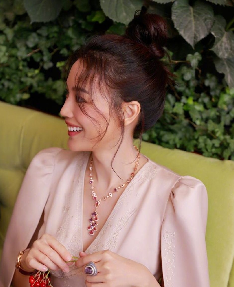 脸大颧骨高的女生适合什么发型,脸大脸圆头发少适合什么发型短发