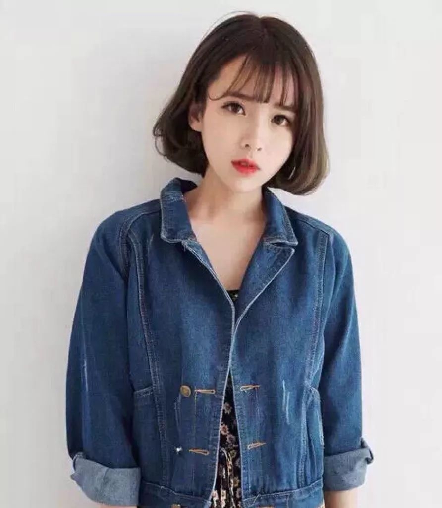 脸大颧骨高的女生适合什么发型,脸大脸圆头发少适合什么发型短发